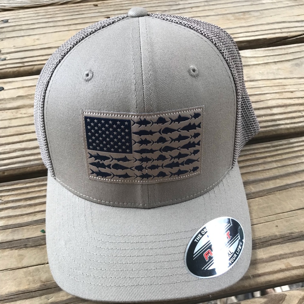 Men’s Columbia hat, L/XL